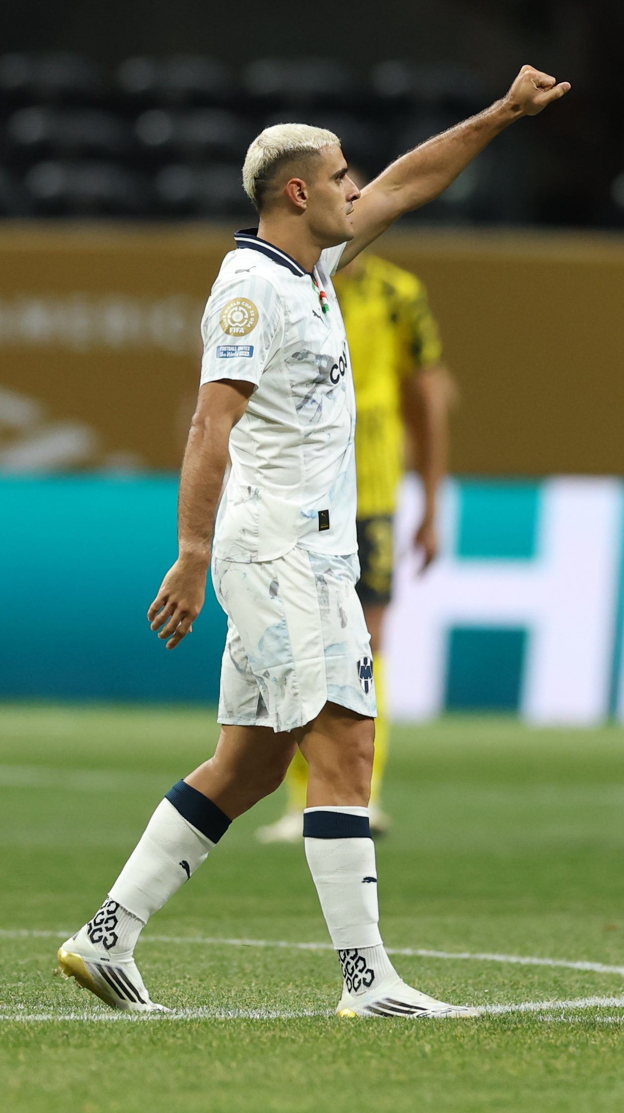 雷竞技CSGO-包含刚刚！多特蒙德今晨强势反弹托特纳姆围绕足总杯迎来里程碑，转会期巴塞罗那迎来里程碑的词条